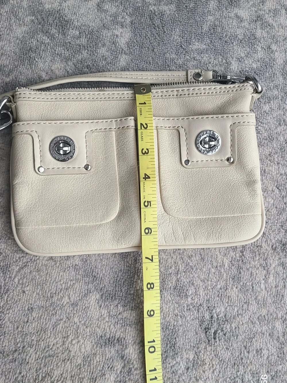 Marc Jacobs Cream Crossbody Bag - Minimal Leather Shoulder Purse - Picture 6 of 8